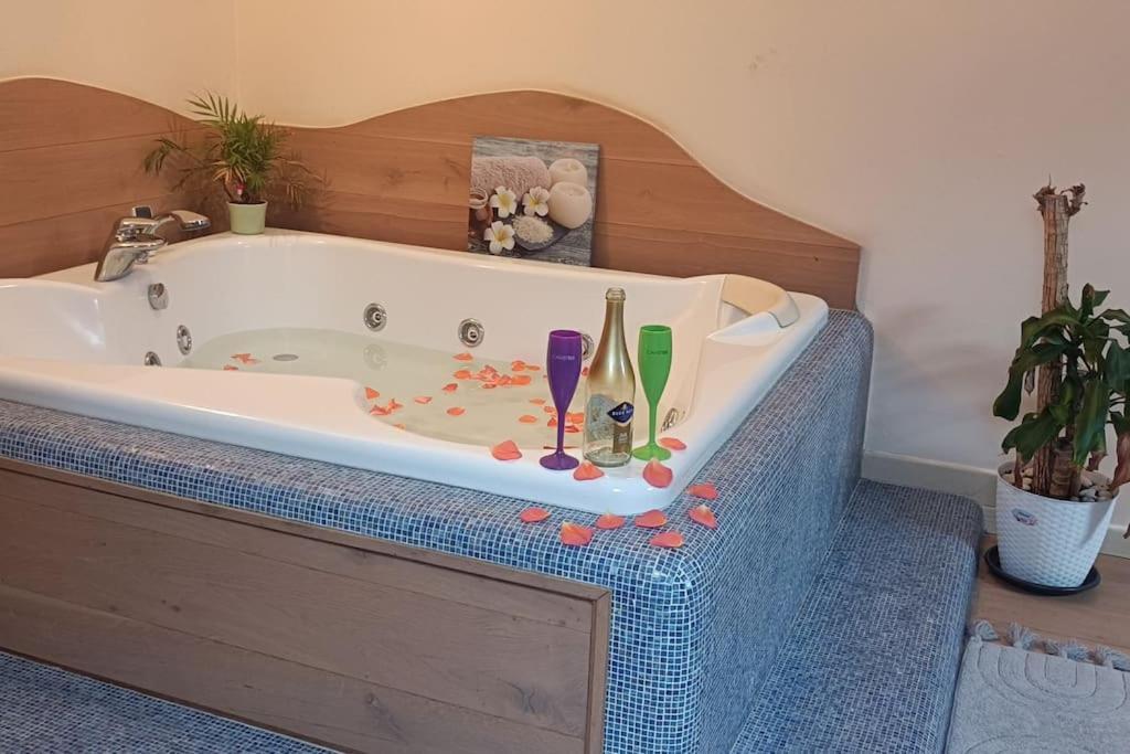 דירה Terrace Escape With Jacuzzi *